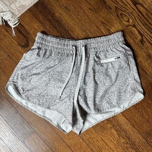 Vuori clementine Gray Women's Shorts